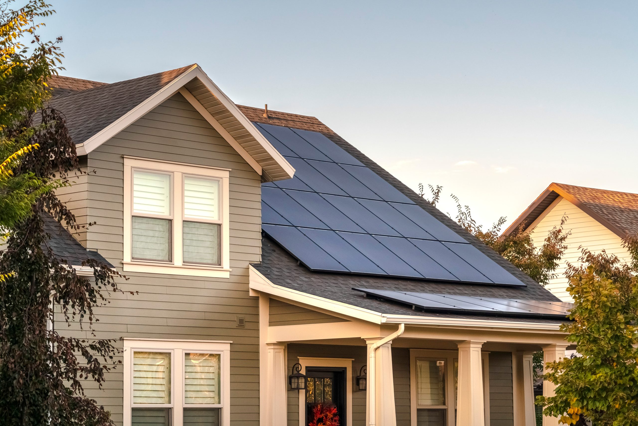 Featured image for “<font color="#282828";>How Solar Panels and Battery Storage Affect Homeowners Insurance</font>”